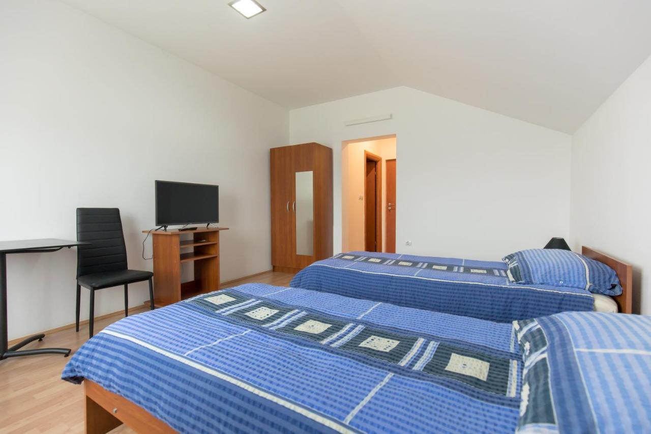 Guesthouse Capistro Bilje Buitenkant foto