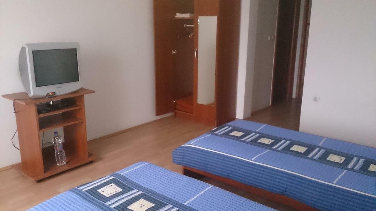 Guesthouse Capistro Bilje Buitenkant foto
